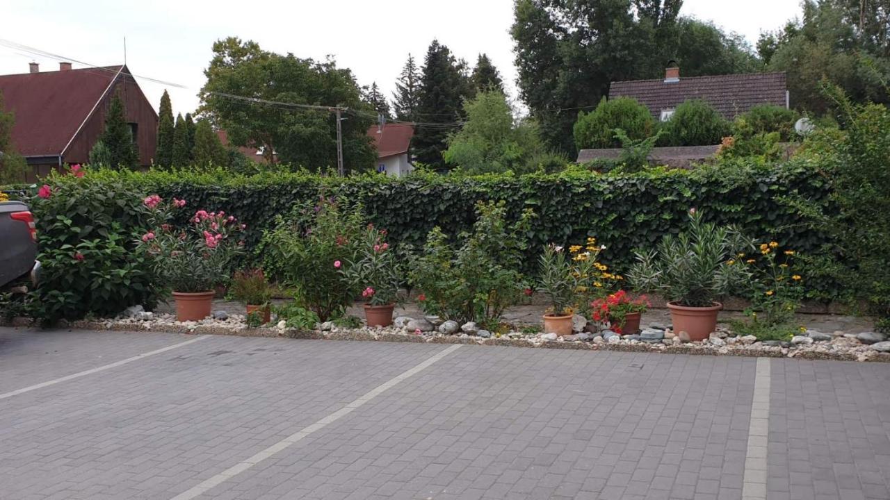 Ilona Apartmanok Balatonboglár 外观 照片